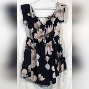 Floral flowy romper
